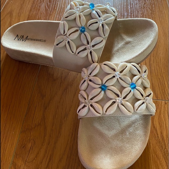 Neiman Marcus Beach sandals - Picture 1 of 4